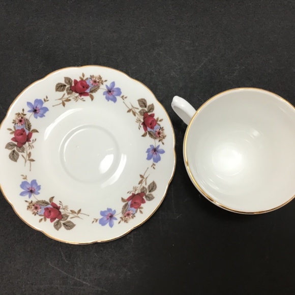 VTG Royal Sutherland Staffordshire Fine Bone China Tea Cup and Sauce Set Roses - Picture 6 of 7